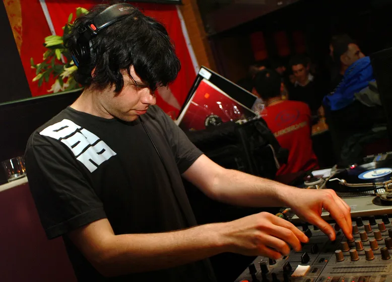 DJ Tasho 1